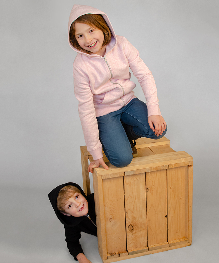 organic hoodie kids fashion zipper, Biomode aus Österreich, 2 kids in black&pink zipper hoodie